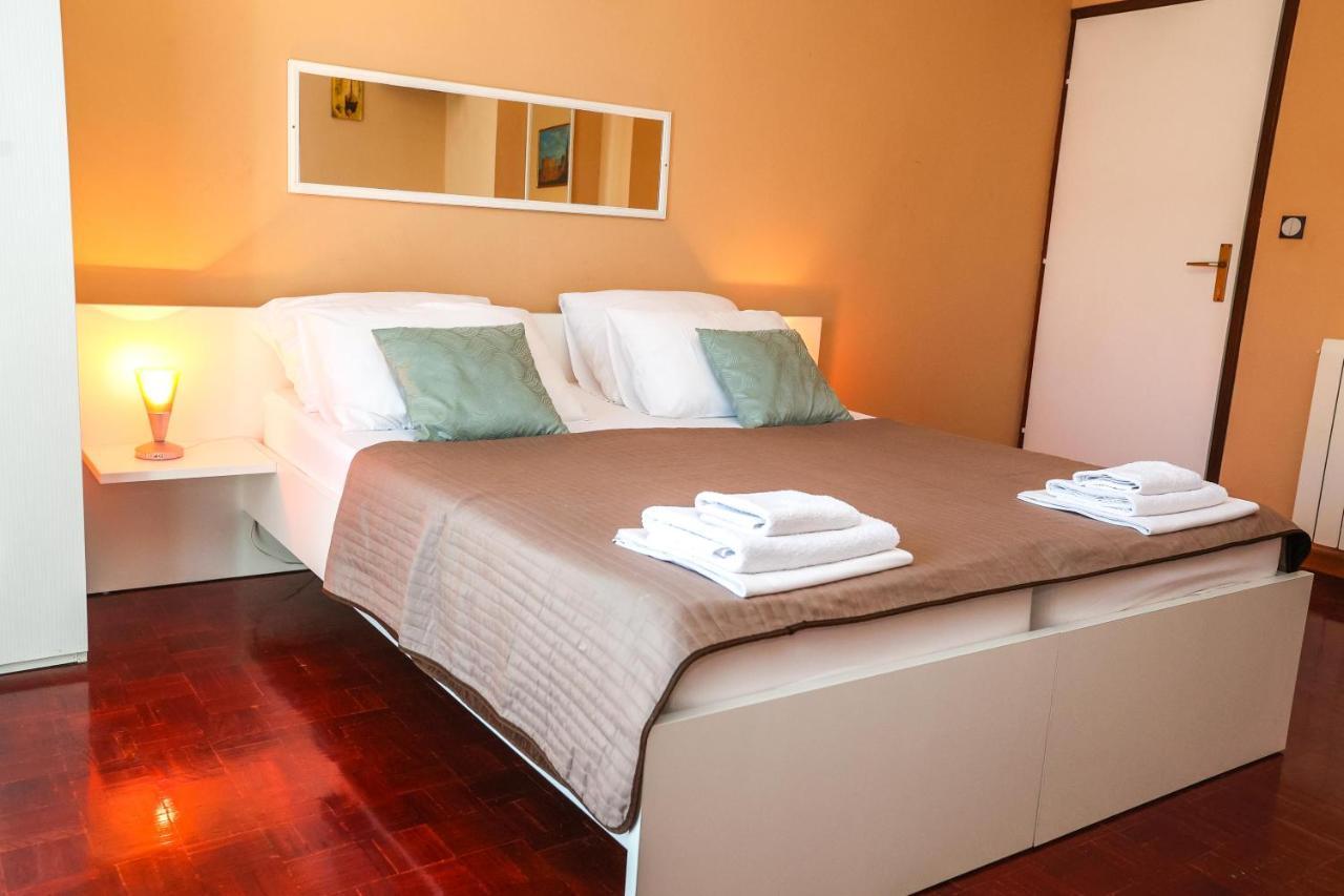 Apartments And Rooms Sinka 比奥格勒·纳·莫鲁 外观 照片